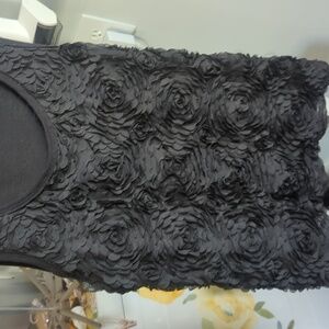 Black textured floral tank